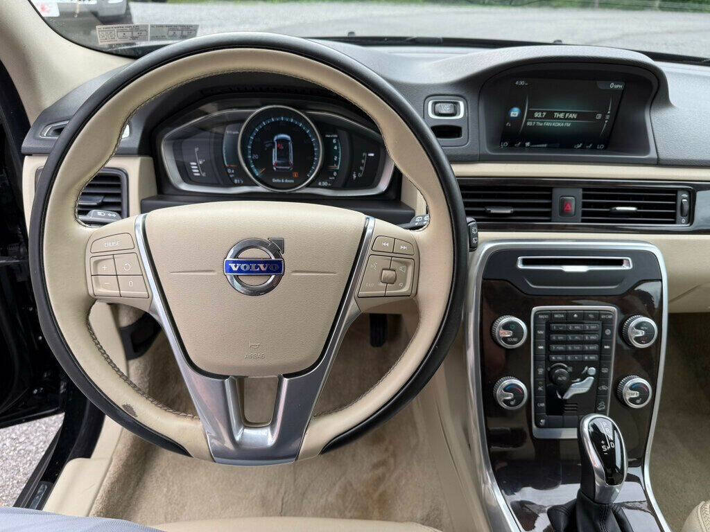 2016 Volvo XC70 28
