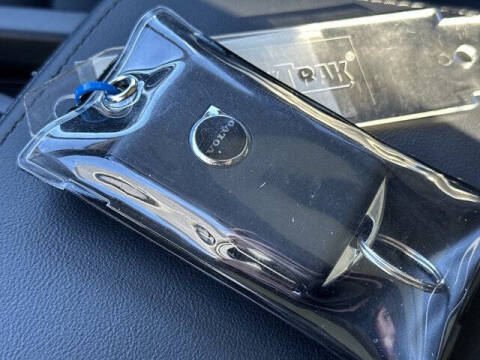 2025 Volvo XC60 B5 Plus Dark Theme