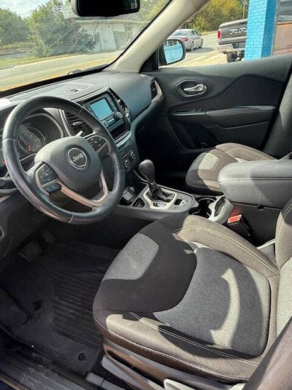 2015 Jeep Cherokee Sport