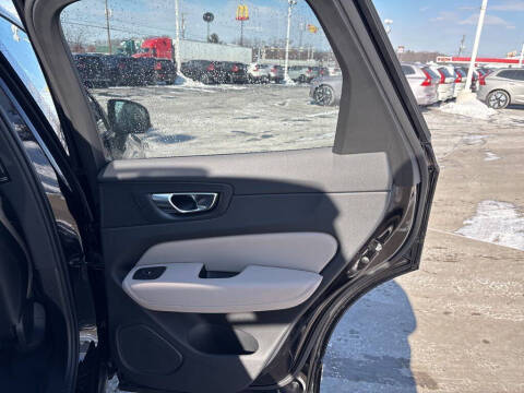 2026 Volvo XC60 T8 Plus