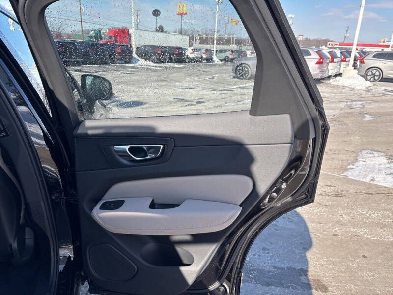 2026 Volvo XC60 T8 Plus