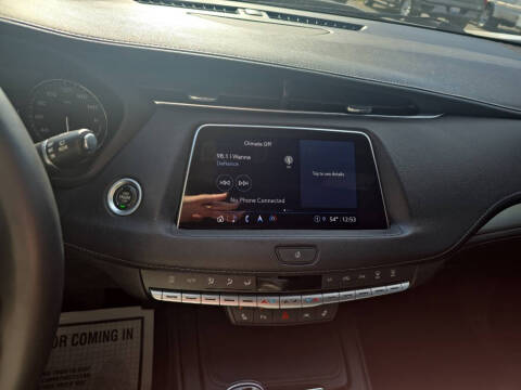 2022 Cadillac XT4 Premium Luxury