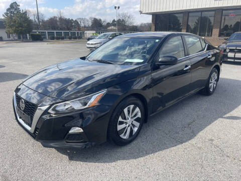 2020 Nissan Altima for sale at Greenville Motor Company in Greenville NC