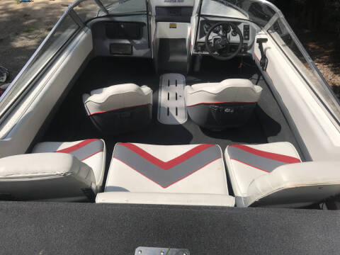 1993 MANTA RAY SKI BOAT