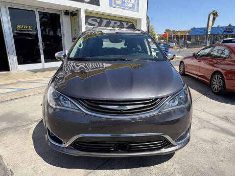 2018 Chrysler Pacifica Hybrid Limited