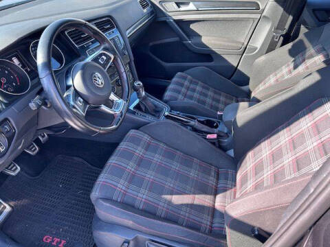 2017 Volkswagen Golf GTI S