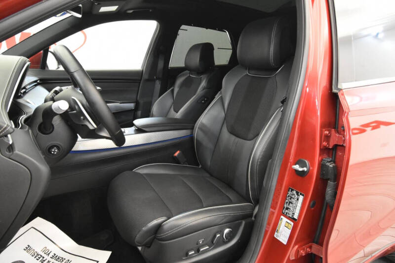 2023 Genesis GV70 2.5T Standard