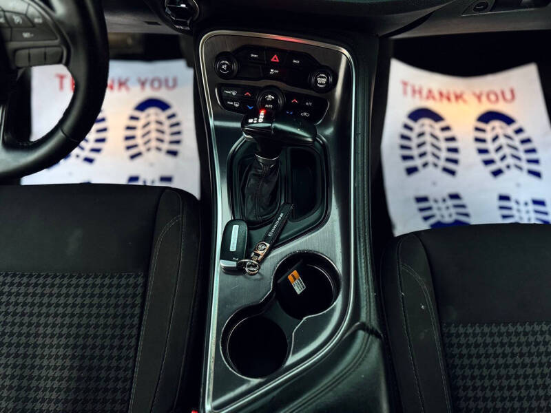 2015 Dodge Challenger SXT