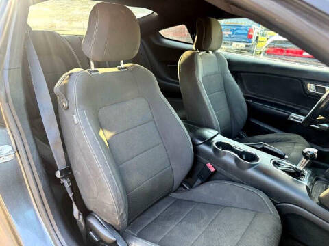 2016 Ford Mustang V6