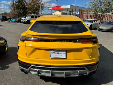 2019 Lamborghini Urus