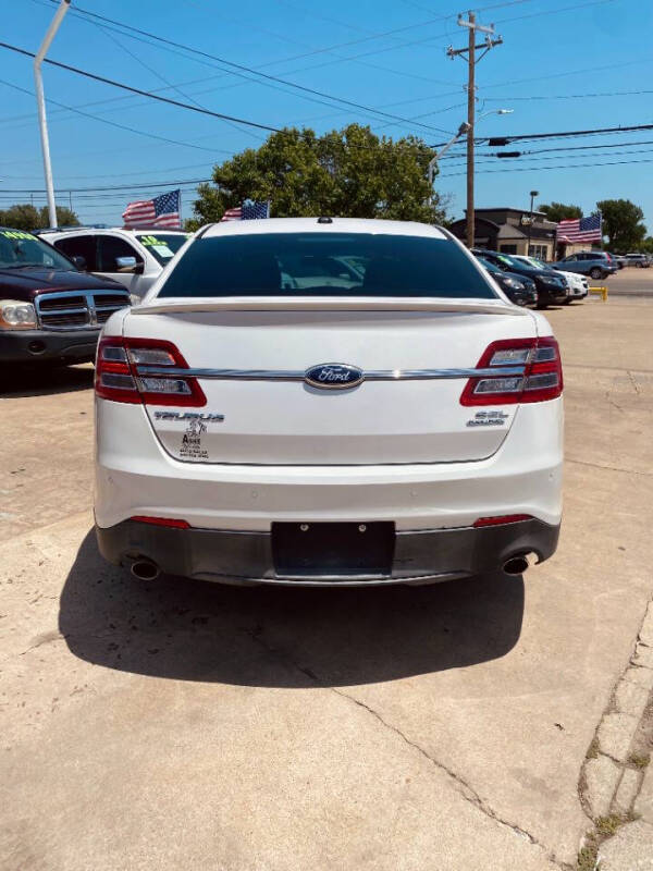2013 Ford Taurus SEL