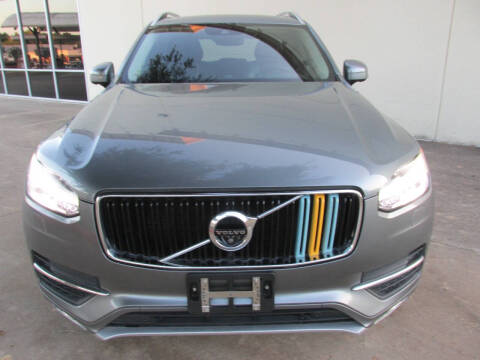 2016 Volvo XC90 T6 Momentum