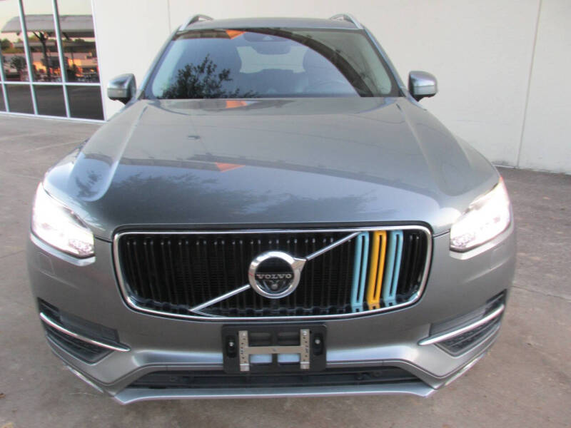 2016 Volvo XC90 T6 Momentum