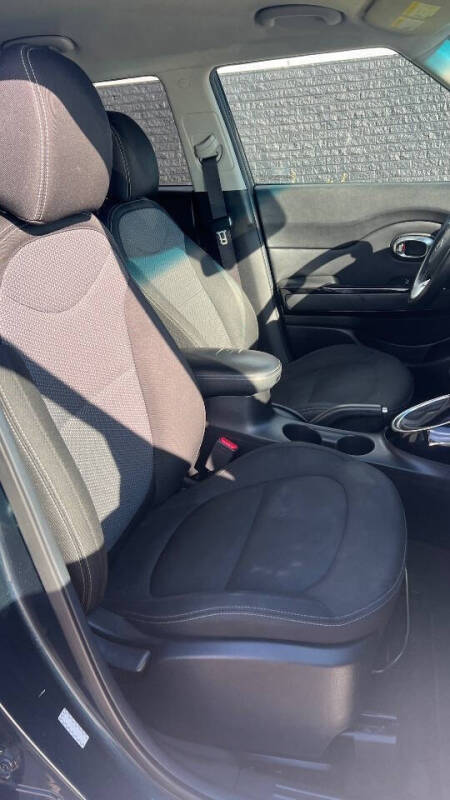 2017 Kia Soul +