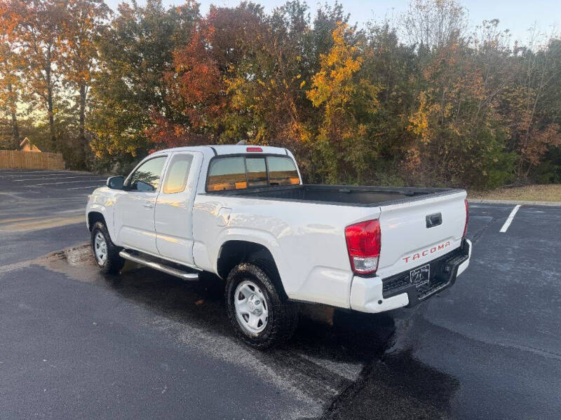 2016 Toyota Tacoma SR