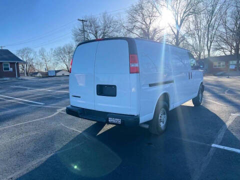 2022 Chevrolet Express 2500