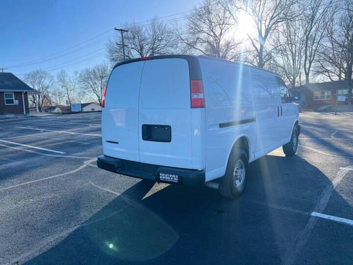 2022 Chevrolet Express 2500