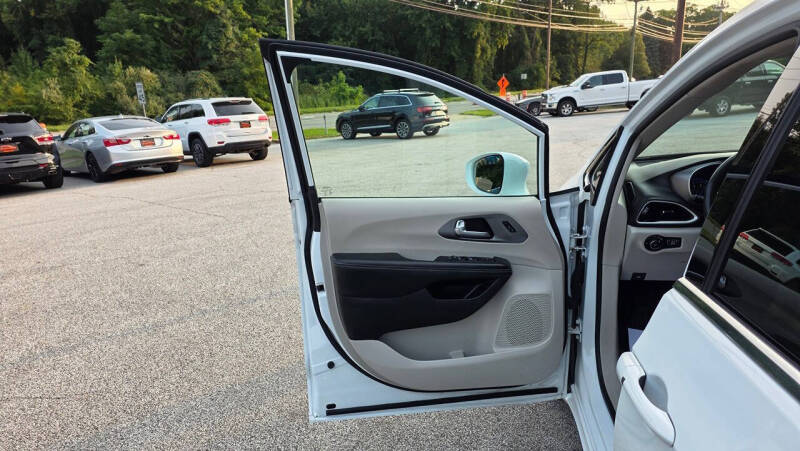 2022 Chrysler Pacifica Touring L