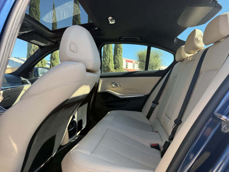 2024 BMW 3 Series 330i