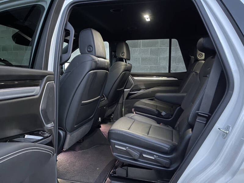 2025 Cadillac Escalade Luxury