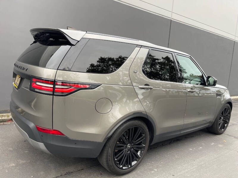 2017 Land Rover Discovery First Edition