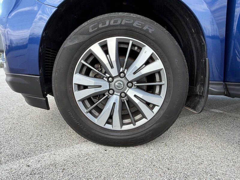 2017 Nissan Pathfinder SL