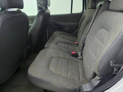 2004 Ford Explorer XLS