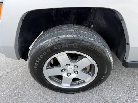 2010 Jeep Commander Sport