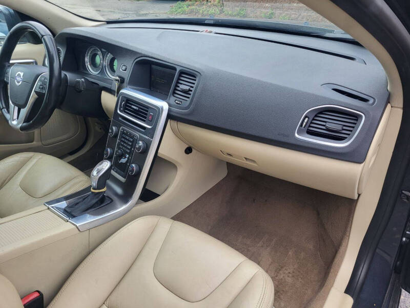 2013 Volvo S60 T5 Platinum