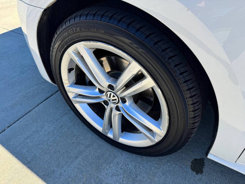 2015 Volkswagen Passat 1.8T SE