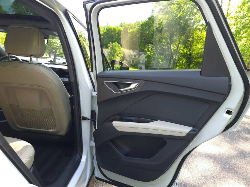 2023 Audi Q4 e-tron quattro Premium 50