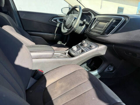 2015 Chrysler 200 Limited