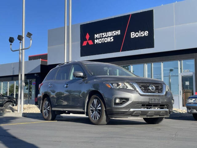 2017 Nissan Pathfinder for sale at Axio Auto Boise in Boise, ID