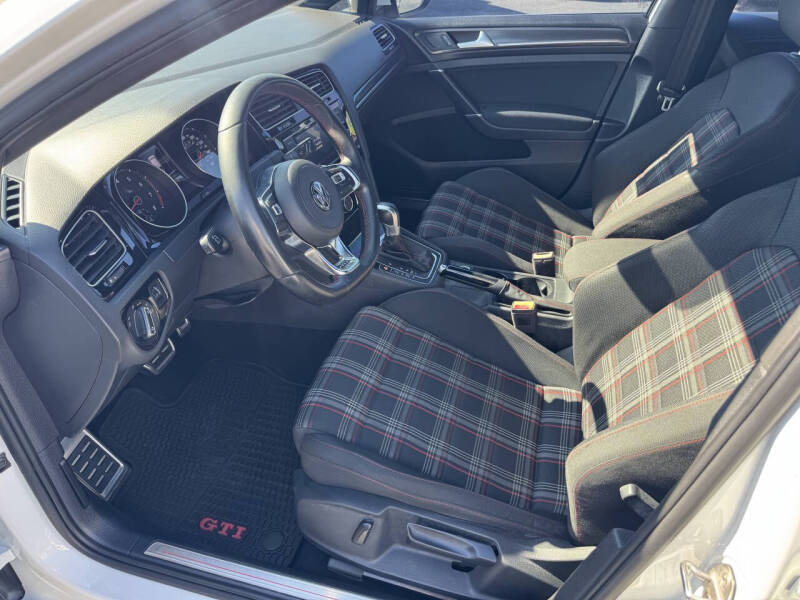 2018 Volkswagen Golf GTI S