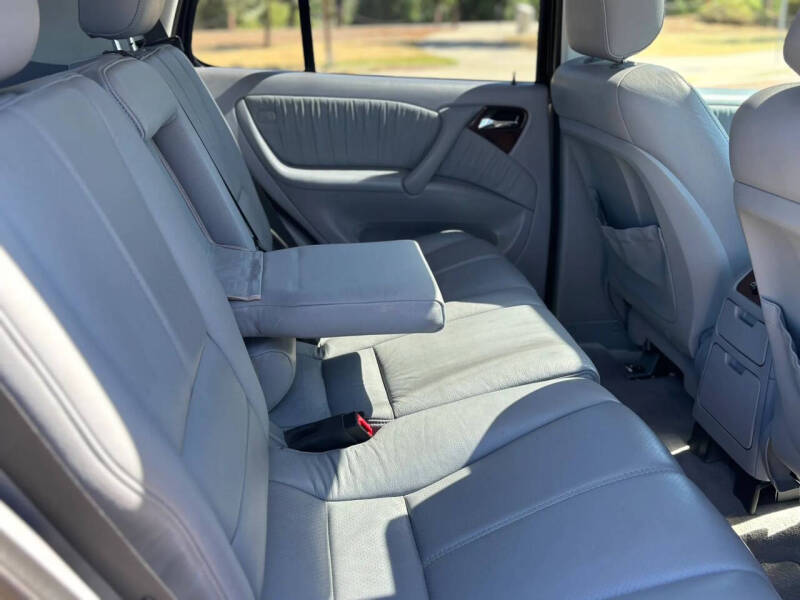 2000 Mercedes-Benz M-Class ML 320
