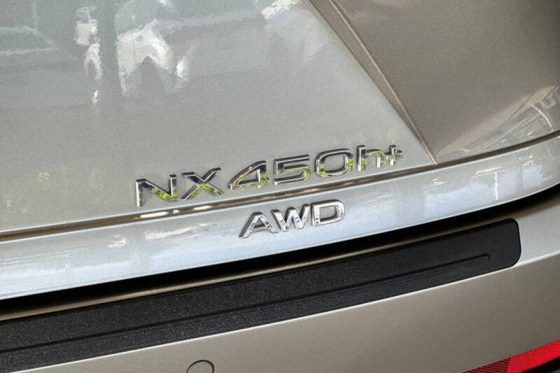 2025 Lexus NX 450h+