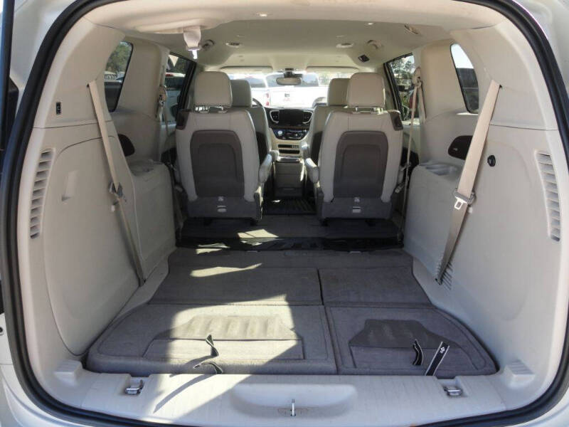 2021 Chrysler Pacifica Touring L