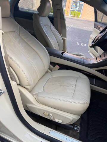 2014 Lincoln MKZ