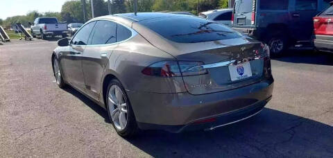 2015 Tesla Model S 70D