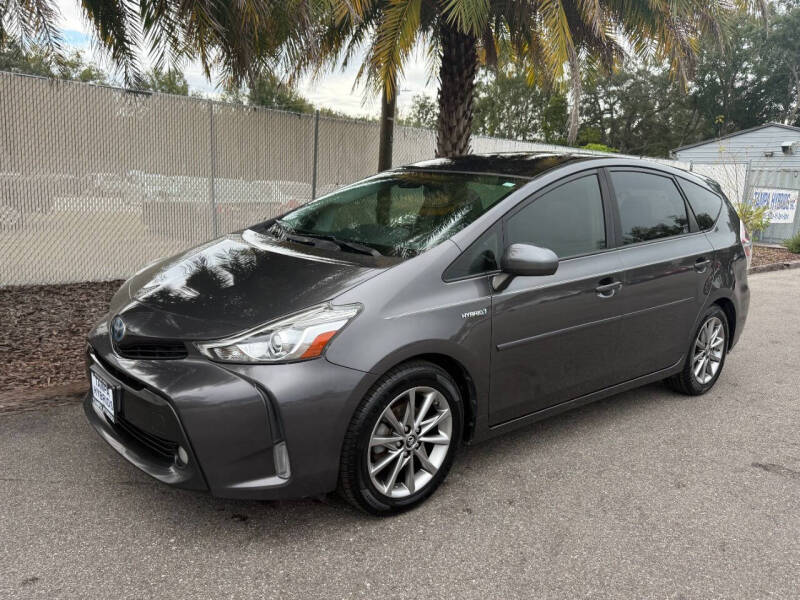 2017 Toyota Prius v Five