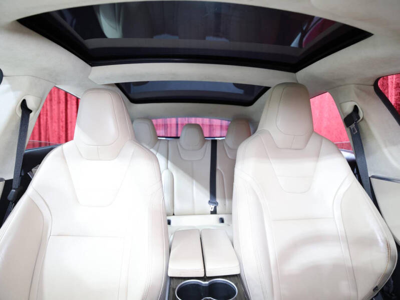 2015 Tesla Model S
