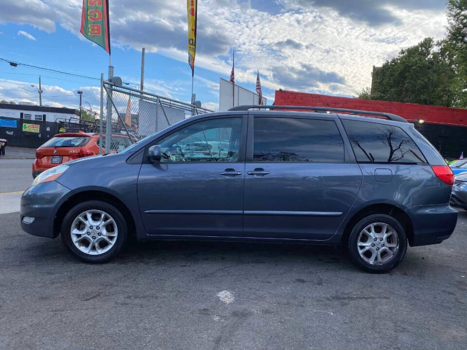 2006 Toyota Sienna for sale at 3B Auto Sales in Paterson, NJ