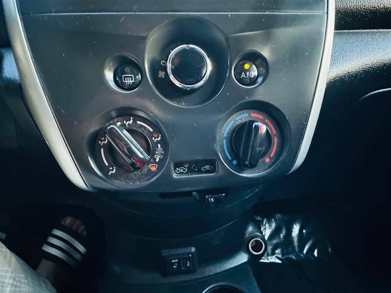 2019 Nissan Versa SV