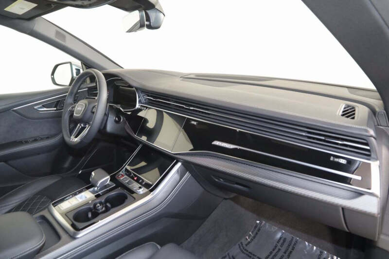 2024 Audi SQ8 4.0T quattro Premium Plus