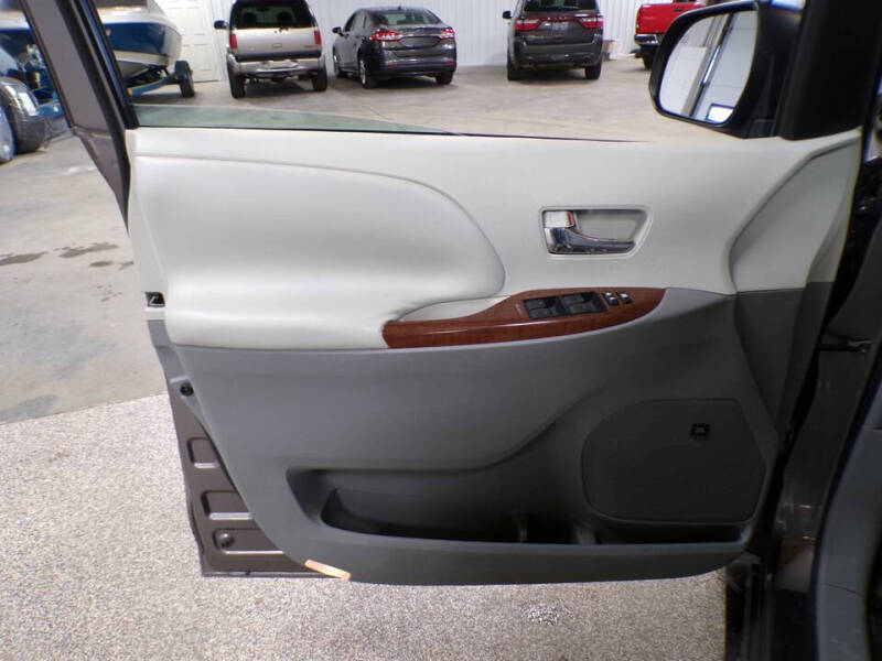 2011 Toyota Sienna XLE 7-Passenger