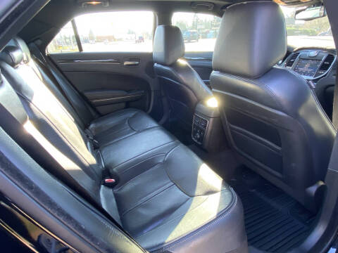 2013 Chrysler 300 C John Varvatos Limited Edition