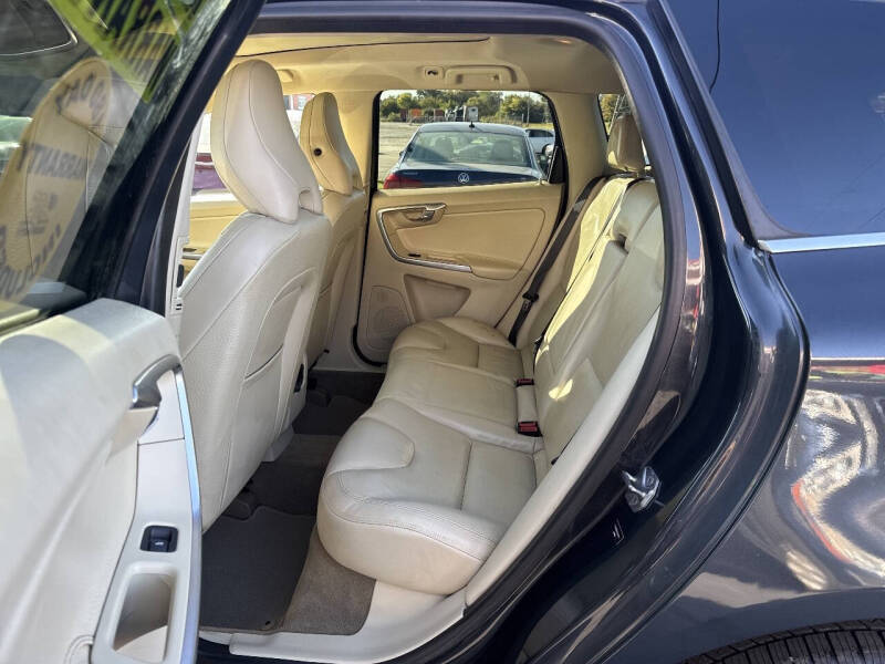 2014 Volvo XC60 T6 Premier Plus