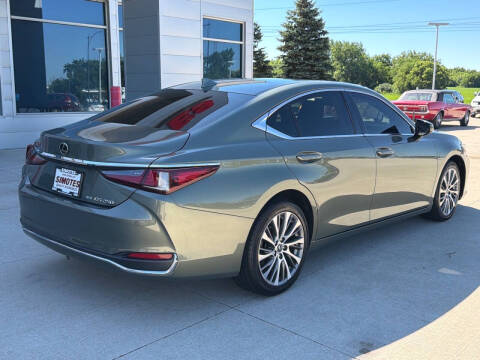 2021 Lexus ES 250