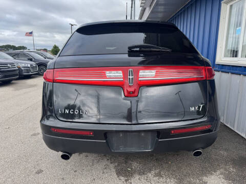2019 Lincoln MKT Reserve