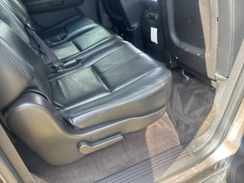2011 GMC Yukon XL SLE
